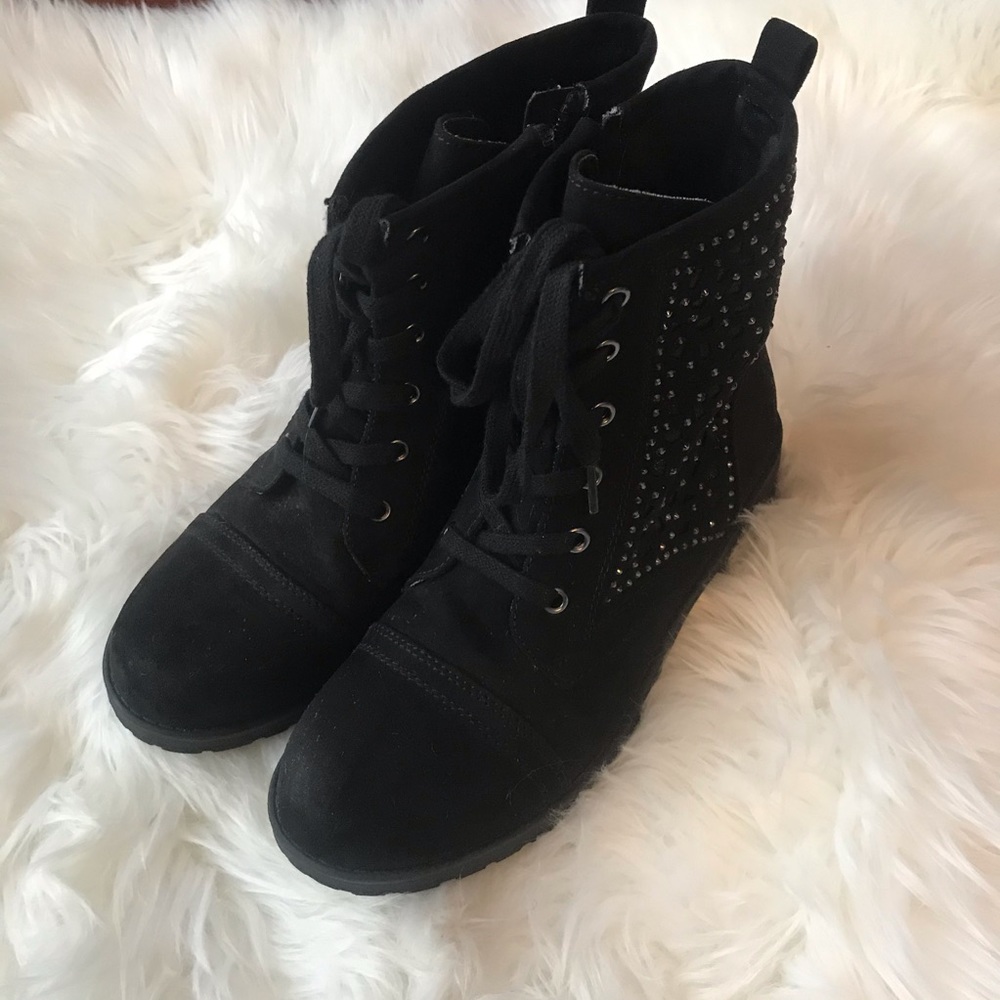 SO GIRLS BOOTS SZ 5